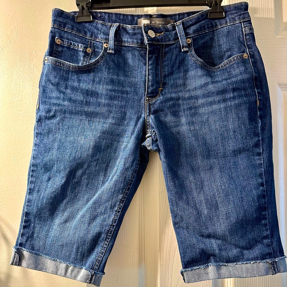 Levi’s women Shorts size 9